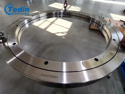 XR JXRは、テーパーローラーベアリングを交差させました